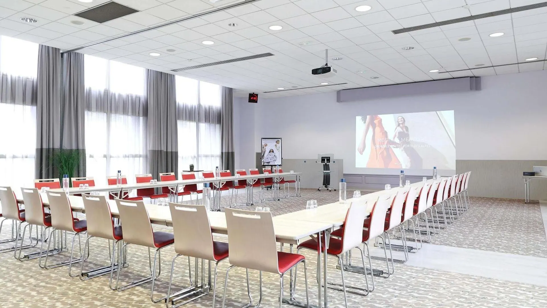 Mercure Grenoble Centre Porte Des Alpes 4*,