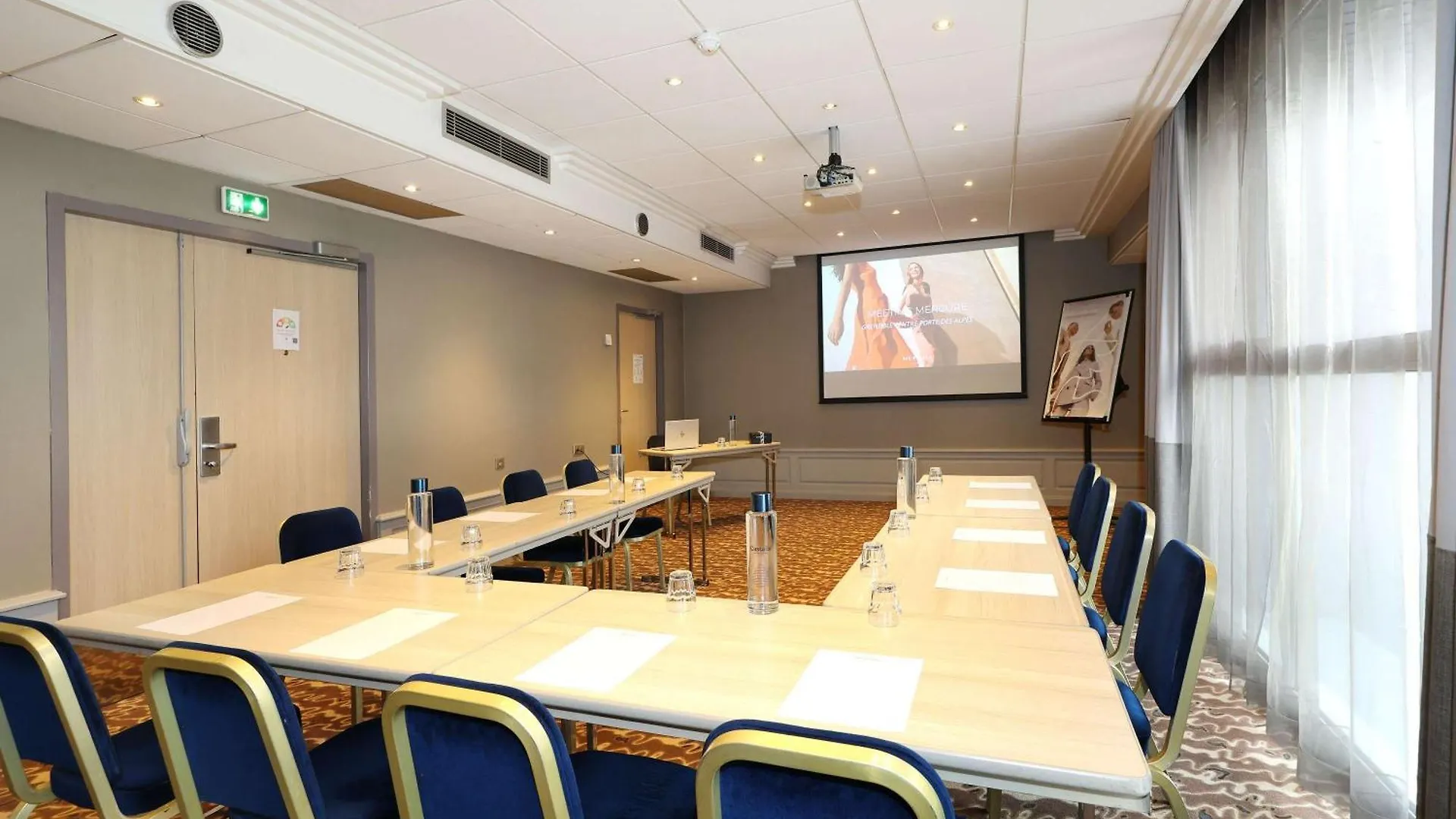 Mercure Grenoble Centre Porte Des Alpes 4*,  Francia