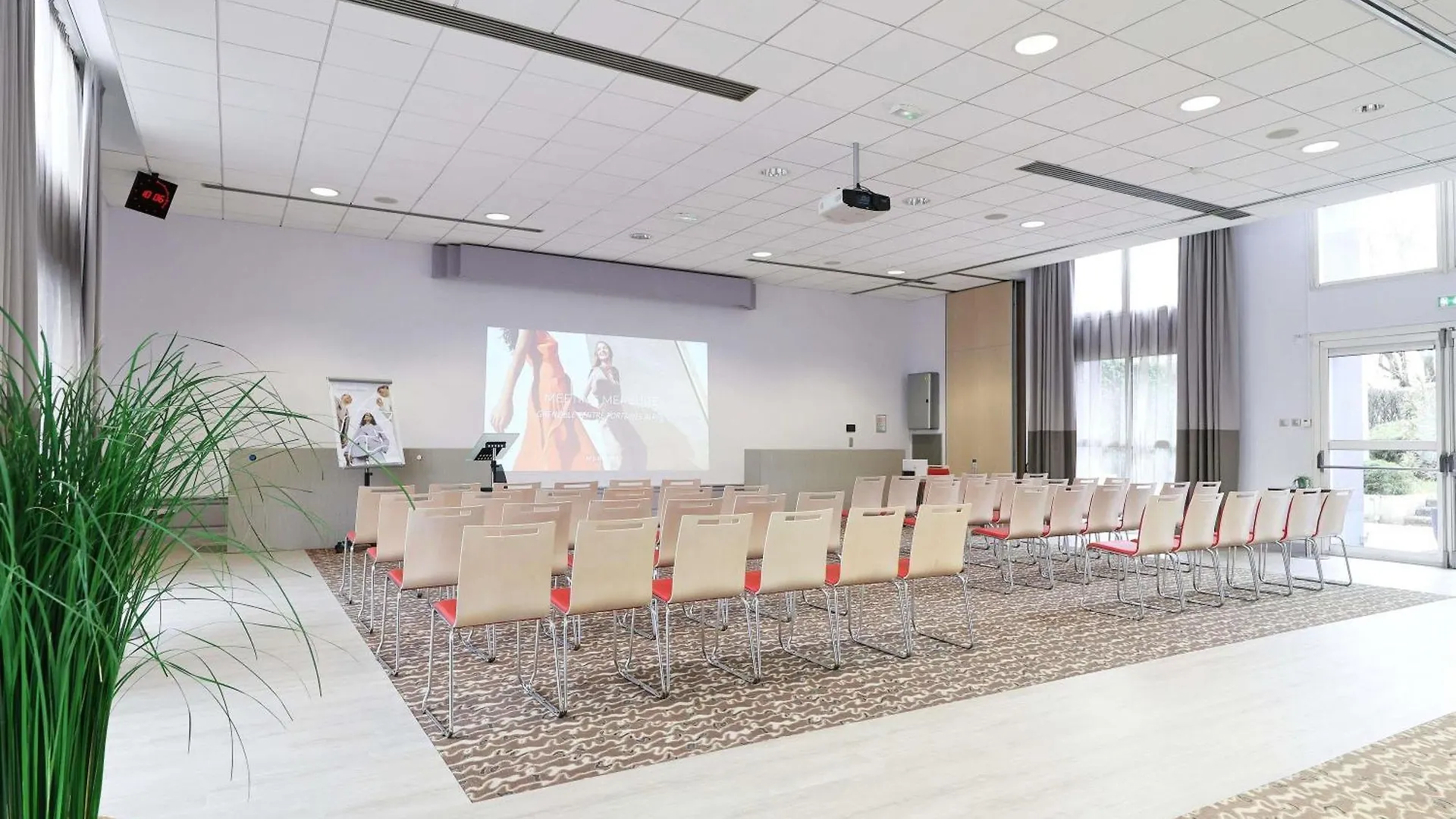 Mercure Grenoble Centre Porte Des Alpes 4*,